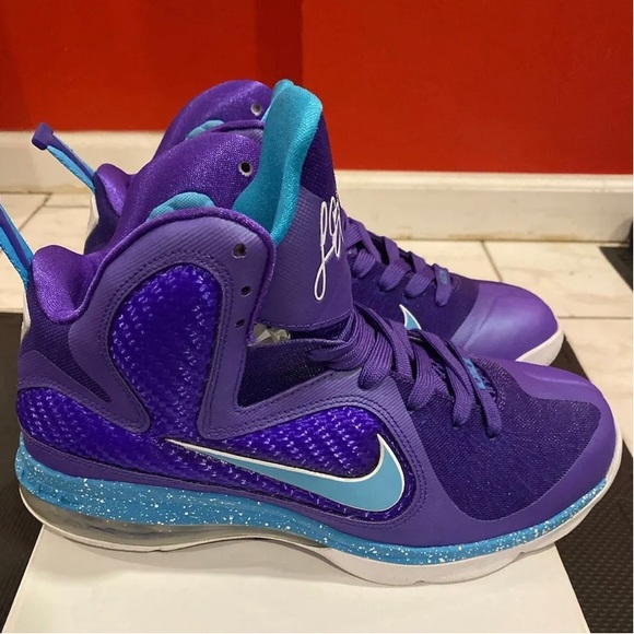 2012 Nike LeBron 9 'Summit Lake Hornets' Basketball Sneakers; Size 8 - Picture 3 of 5
